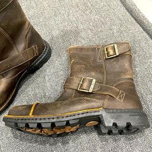 Men’s UGG Brown Leather Size 9 Wool lined Boots